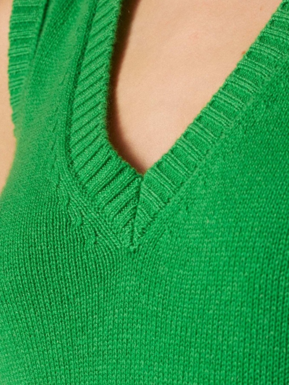 ME+EM Cashmere V Neck Rib Trim Vest Island Green - Picture 2 of 6